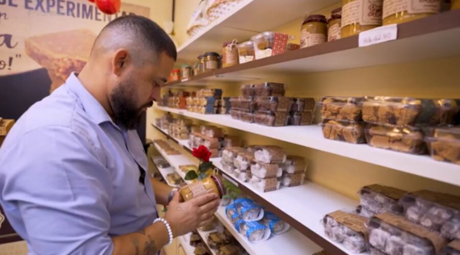 Receita familiar de cocada vira negócio de doces nos metrôs de SP