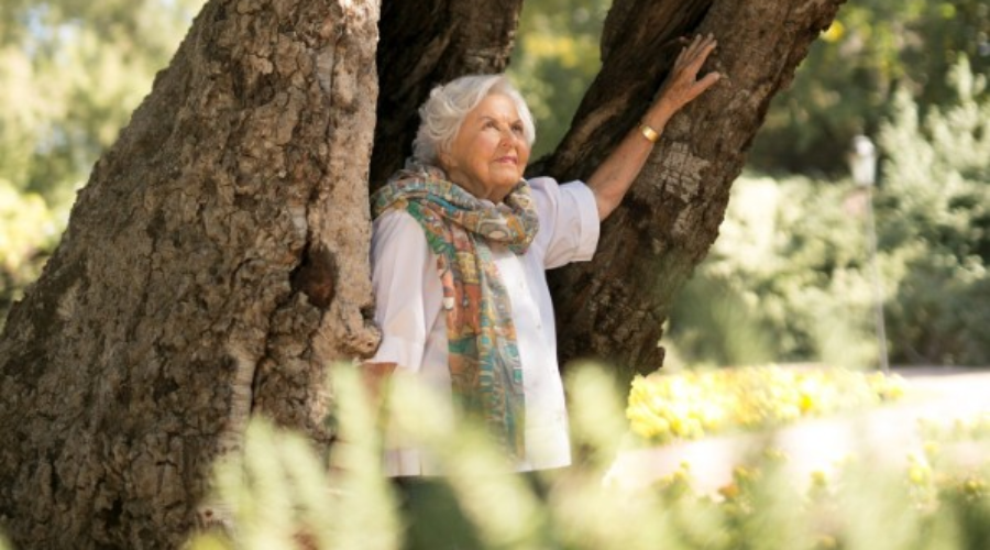 Aos 102 anos, empreendedora conta por que segue ativa no seu negócio