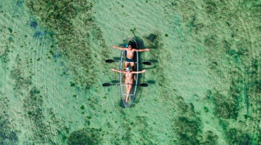 Empreendedor fatura R$ 35 mil por mês com passeios em caiaque transparente em Maceió