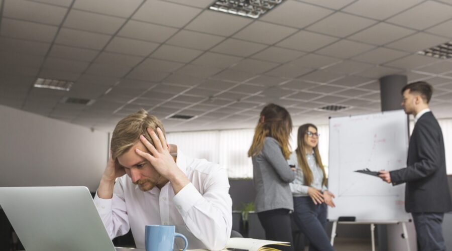 3 sinais que ajudam a identificar uma má liderança instantaneamente