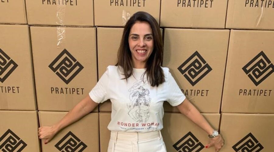 Ela fatura R$ 4 milhões com toalhas biodegradáveis para banho e tosa