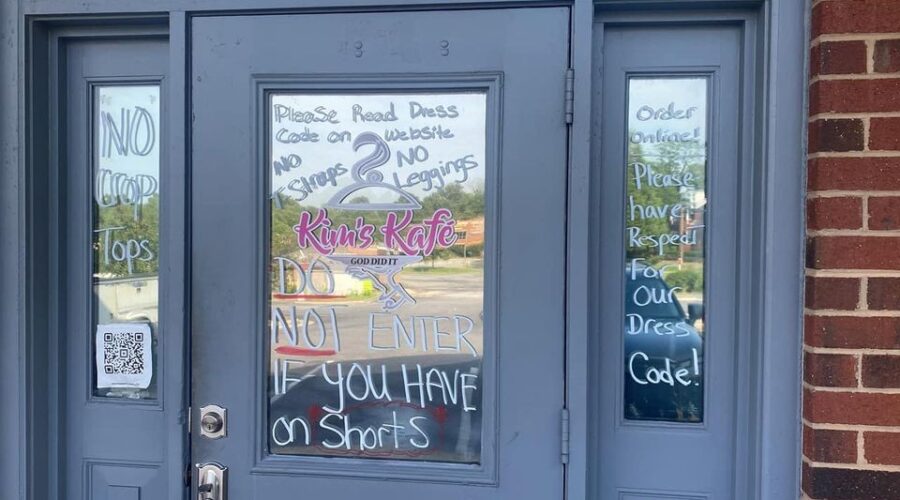 Restaurante gera debate nas redes com código de vestimenta para clientes: ‘sem short, sem legging’