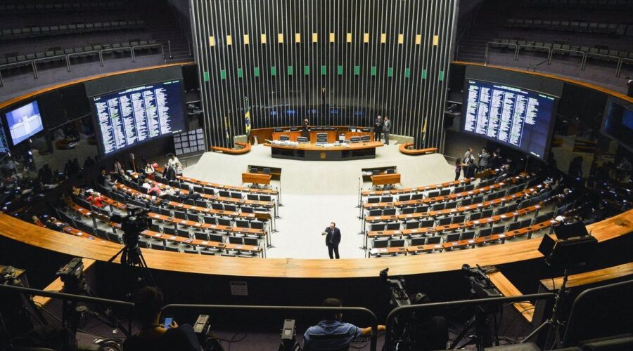 Câmara aprova projeto de desoneração da folha de pagamento de setores intensivos em mão de obra