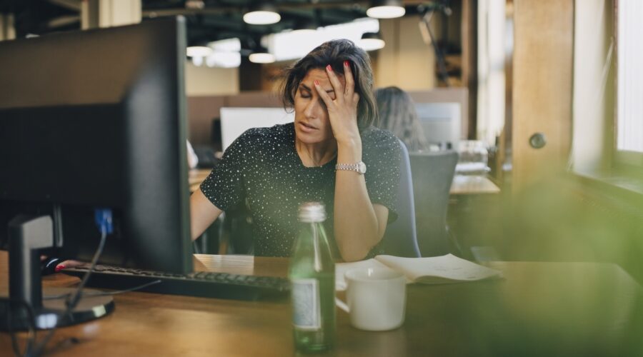 Mesmo cansados e estressados, empreendedores brasileiros estão otimistas com o futuro, diz estudo