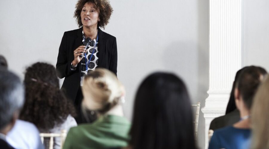 Como transformar colaboradores em líderes, segundo especialista