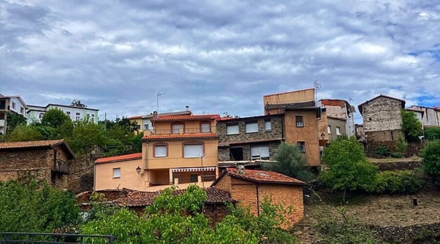 Conheça a cidade da Espanha que quer contratar ‘nômades digitais’ por R$ 92 mil