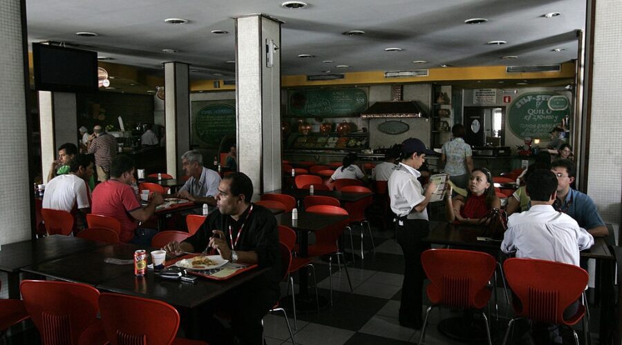 iFood anuncia repasse adiantado sem taxa para restaurantes afetados por apagão em SP