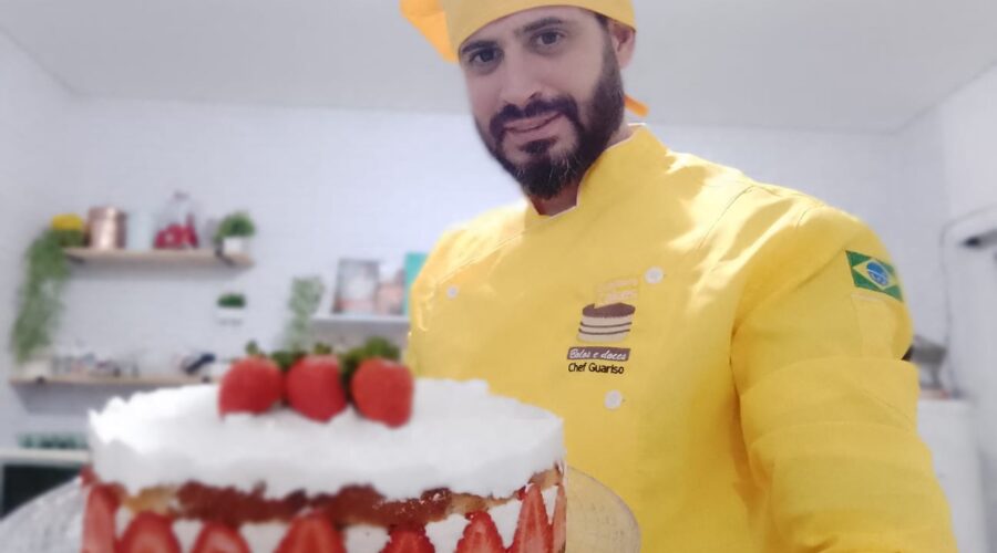 Metalúrgico é confeiteiro nas horas vagas e faz renda extra vendendo bolos de aniversário