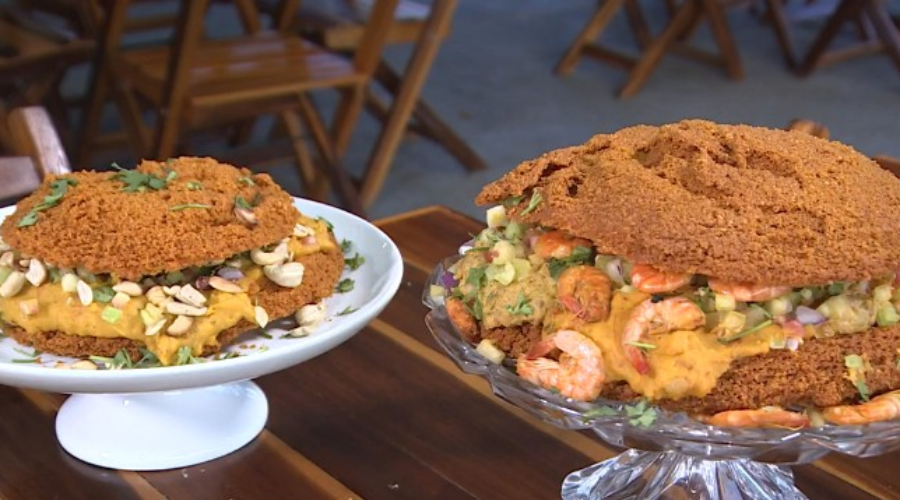 Empreendedora cria acarajé gigante de 3 kg e fatura mais de R$ 100 mil por mês