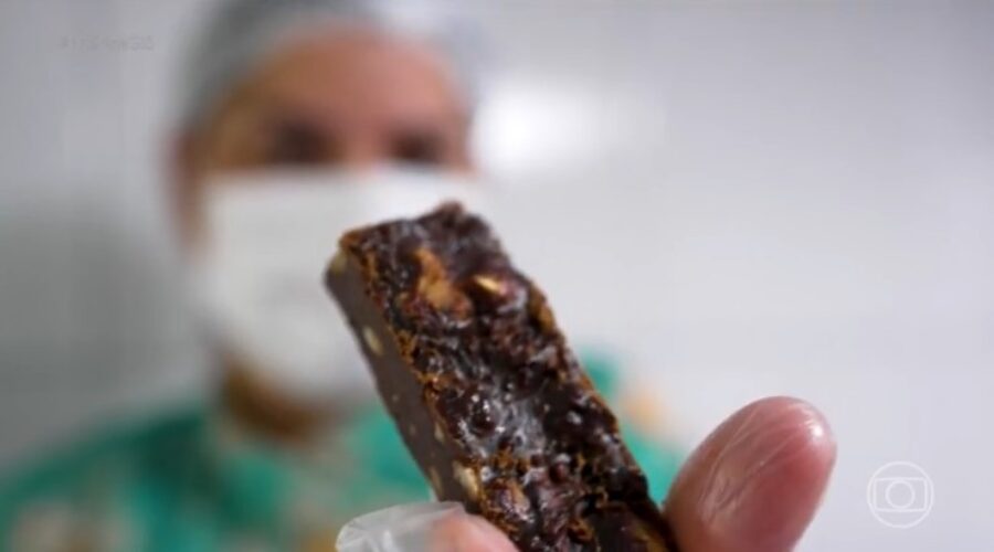 Empreendedora de Roraima transforma cacau em rapadura e fatura R$ 15 mil por mês