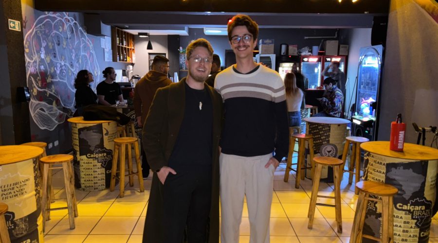 Burnout, ansiedade e TDAH: bar de Curitiba gera debate com promoção para quem apresentar laudo