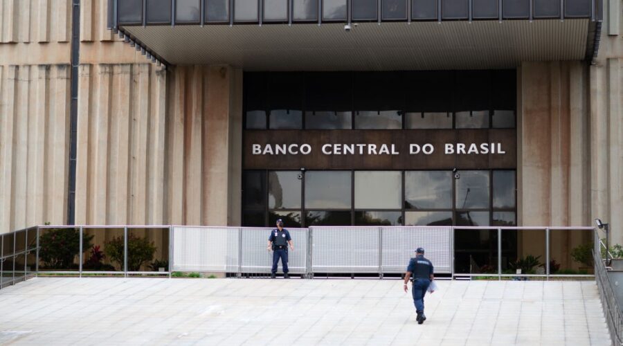 Banco Central suspende mais três instituições financeiras do Pix
